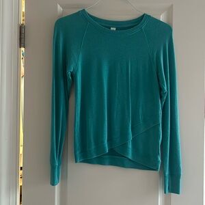 Girls Athleta crossover crewneck